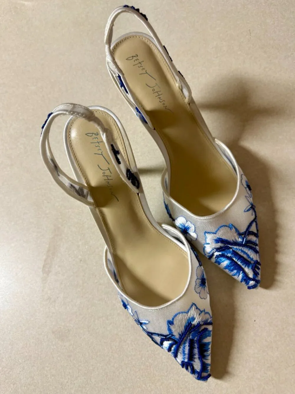 Betsey Johnson White ＆ Mesh Pointed Toe Beaded Embroidery Slingback Pumps Heels - Picture 3 of 5